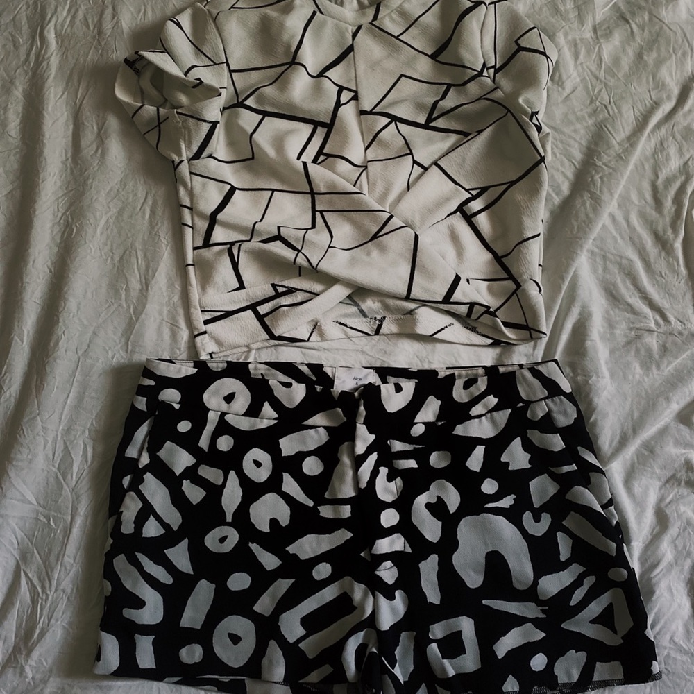 ✨Alice + UO Black and White Geo Shorts AND Shein Cross Body top✨